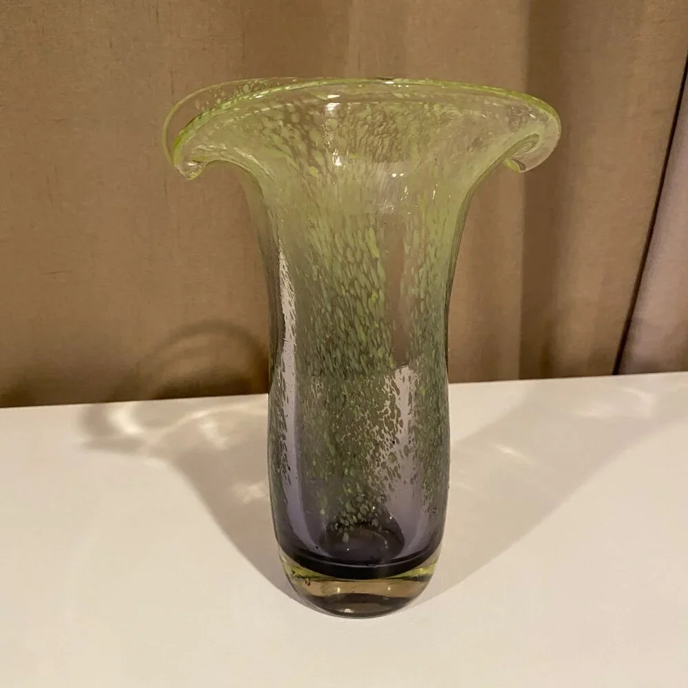 Hand Blown Heavy Glass Tulip Vase Green‎ and Purple 8